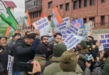 Youth Congress Protests Hijab Issue, Burns Nitish Kumar’s Effigy in Srinagar Youth Congress Protests Hijab Issue Burns Nitish Kumar’s Effigy in Srinagar