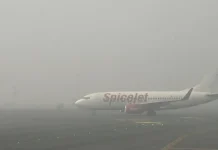 Flights Delayed in Delhi as Dense Fog Persists, Air Quality Slips to ‘Very Poor’ Flights Delayed in Delhi as Dense Fog Persists, Air Quality Slips to ‘Very Poor’
