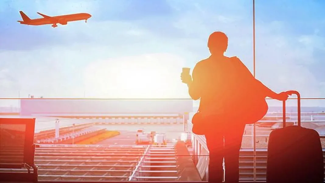 Iran Briefly Shuts Airspace as U.S. Tensions Rise, Airlines Reroute Flights