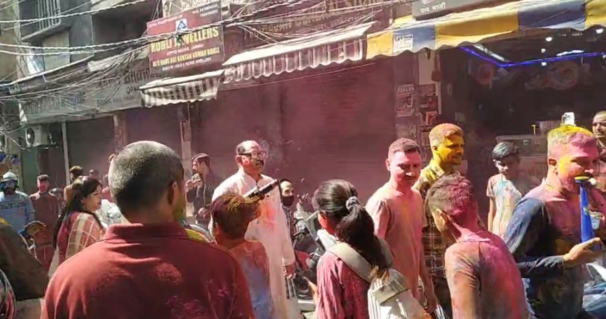 Locals celebrating Holi in Jammu