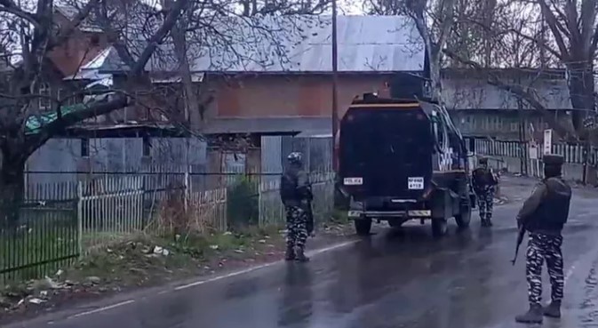 Visuals of Mitrigam area of Pulwama in south Kashmir where encounter break out