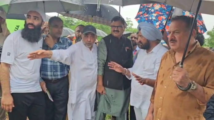 Rana Visits Flood-Hit Areas of Jammu City, Reviews Water Supply Restoration Measures
