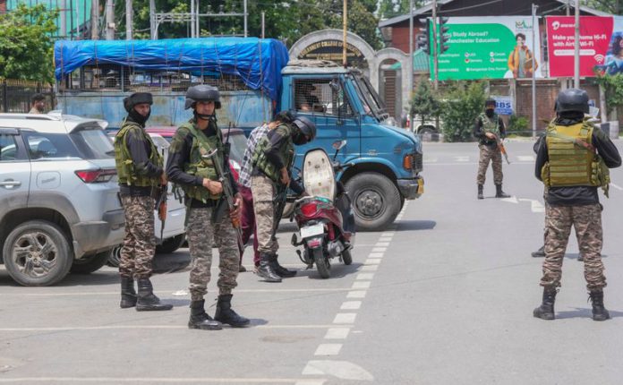 SIA Kashmir busts sleeper Cell, Hizb terror aide held in Shopian