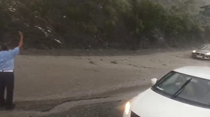 Traffic update at 0930 hrs : Jammu-Srinagar NHW (NH-44) is closed due to shooting stones at several places