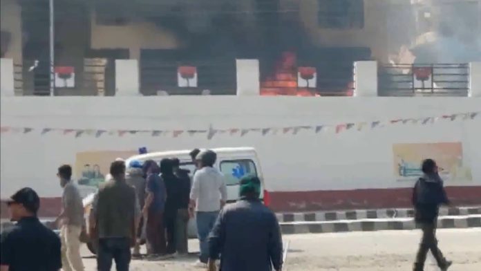 MOHD ISHAQ Leh, Ladakh, Sept 24: A massive protest in Leh demanding statehood for Ladakh and its inclusion under the Sixth Schedule turned violent on Tuesday, resulting in clashes between demonstrators and police. Amid the escalating unrest, protesters reportedly set the BJP office in Leh on fire, triggering panic in the area. Several vehicles were also damaged as the situation spiraled out of control. Police resorted to lathicharge and other measures to disperse the crowds, leading to injuries on both sides. Authorities described the situation as “highly volatile” and said additional security forces have been deployed to restore order. The protesters, led by local groups and activists, reiterated that Ladakh’s constitutional and developmental aspirations cannot be ignored any longer. They warned that the agitation will intensify if their demands for statehood and Sixth Schedule status are not addressed at the earliest.