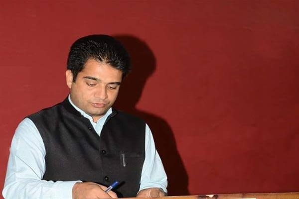 Inam-AIP- Inam Un Nabi Slams NC & PDP for Decades of Neglect Towards Budgam