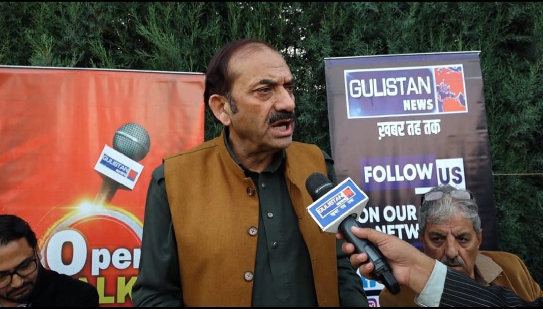 Major setback to JK Apni Party as Chief Spokesperson Muntazir Mohiudin Major setback to JK Apni Party as Chief Spokesperson Muntazir Mohiudin announces to contest Budgam by-election as Independent