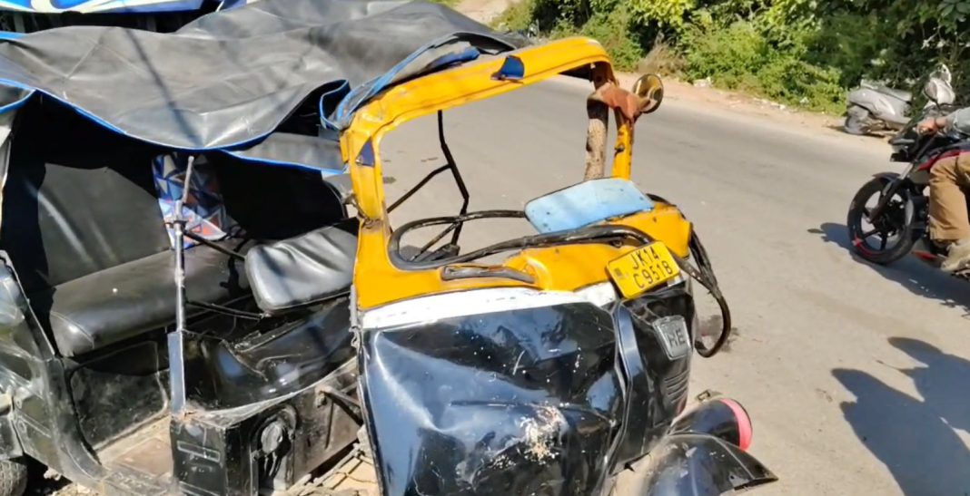 Three Dead, Two Injured in Tragic Road Accident Near Katra