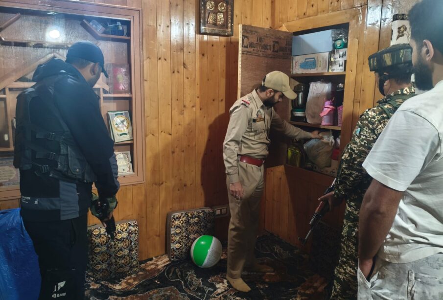 search2 Srinagar Police Conduct Coordinated Searches Linked to Banned Separatist Groups