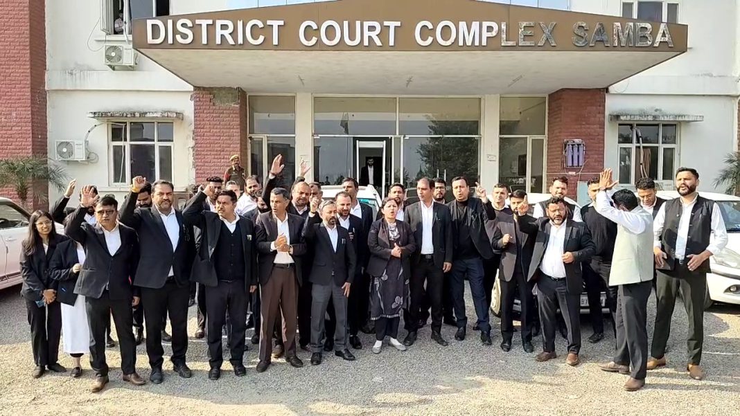 Lawyers on the Streets: Samba Bar Rises Against New Tenancy Act”