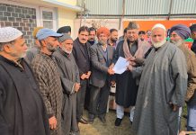 Delegation From Naner Tral Holds Meeting With MP Gulam Ali Khatana and Altaf Thakur