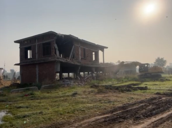 druppadlerarrest Crack Down on Drug Peddlers, Administration retrieved 14 kanals of land in Bishnah