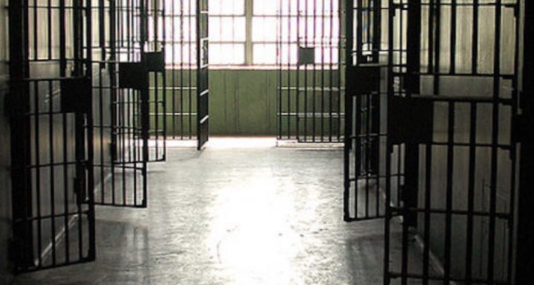 prisoners-escape-from-jail-in-pakistan-e1748936777344 Raids underway at Jammu's high-security Kot Bhalwal jail