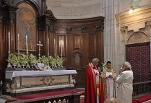 PM Modi Attends Christmas Morning Service at Cathedral Church of the Redemption PM Modi Attends Christmas Morning Service at Cathedral Church of the Redemption