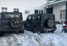 Baramulla Police Act Against Snow Stunt Drivers in Gulmarg, Vehicles Seized Baramulla Police Act Against Snow Stunt Drivers in Gulmarg, Vehicles Seized