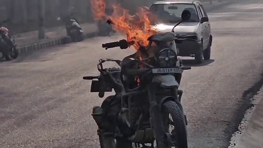 WhatsApp Image 2025-12-05 at 14.05.06 Royal Enfield Bike Catches Fire Near SKICC on Boulevard Road