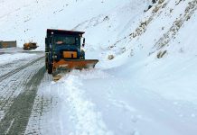 Fresh Snowfall Shuts Srinagar–Leh Highway Temporarily Fresh Snowfall Shuts Srinagar–Leh Highway Temporarily