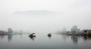 images - 2025-12-06T162848.149 Kashmir’s Air Quality Turns ‘Severe’ as Toxic Winter Smog Thickens