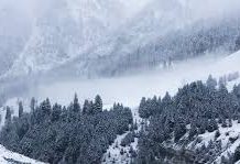 Sonmarg Sees Gradual Rise in Tourists, Stakeholders Hope for Winter Boost Sonmarg Sees Gradual Rise in Tourists, Stakeholders Hope for Winter Boost