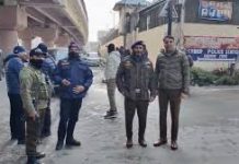 Traffic Police Launch Major Enforcement Drive Near Iqbal Park, Srinagar Traffic Police Launch Major Enforcement Drive Near Iqbal Park, Srinagar