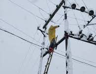 KPDCL Lineman Critically Injured While Restoring Power in Budgam KPDCL Lineman Critically Injured While Restoring Power in Budgam