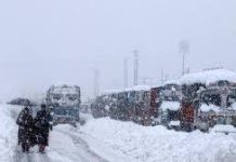 Fresh Snowfall in Kashmir, Srinagar–Jammu National Highway Remains Shut Fresh Snowfall in Kashmir, Srinagar–Jammu National Highway Remains Shut
