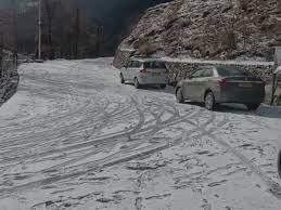 images (28) Cold wave tightens grip on J&K and Ladakh as many areas record season’s lowest temperatures