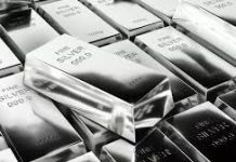 Silver Prices Cross Rs 4 Lakh per Kg as Gold Hits Record High Silver Prices Cross Rs 4 Lakh per Kg as Gold Hits Record High