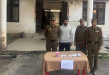 J&K Police Seize Heroin Dropped by Drone from Pakistan in Kathua; Two Arrested J&K Police Seize Heroin Dropped by Drone from Pakistan in Kathua; Two Arrested